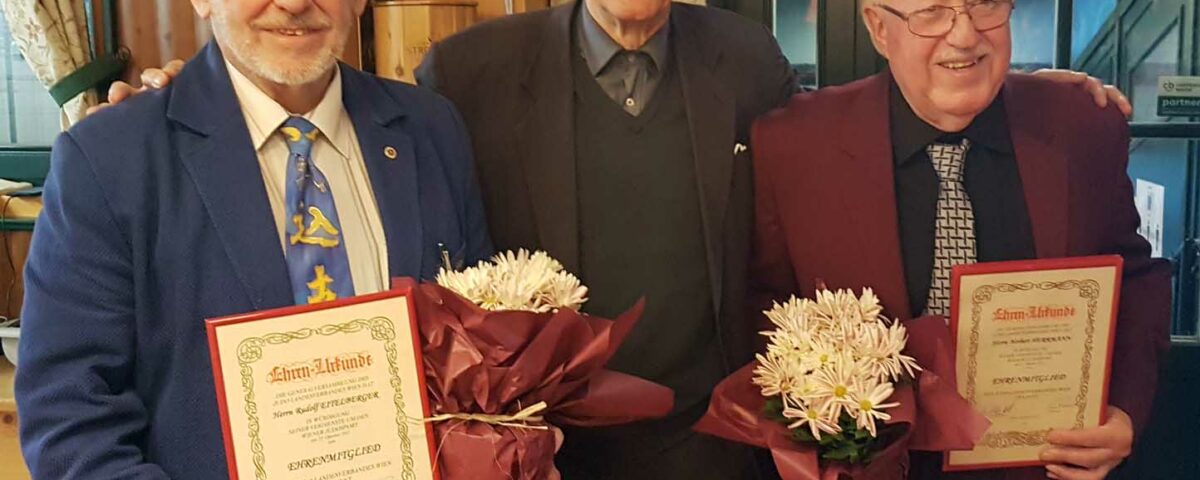 Aufnahme als Ehrenmitglieder bei der GV 2021: Rudolf Eitelberger (li.) und Norbert Herrmann (re.) mit Präsident Ernst Raser.