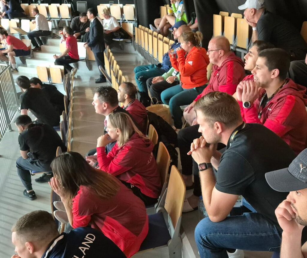 Fans_wm24 ÖJV-Fans beim der JUdo-WM 2024 in Abu Dhabi