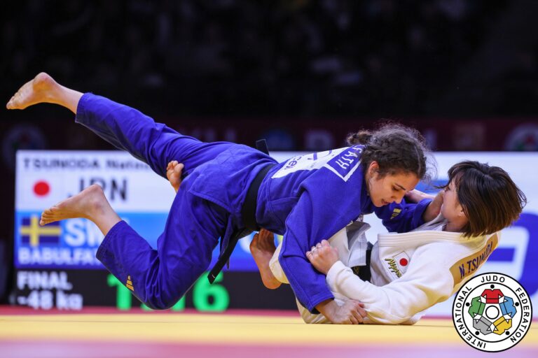 Kathi tapfer, aber out