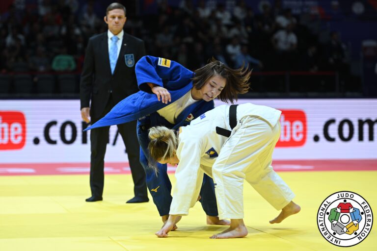 „Grande Dame“ mal 3